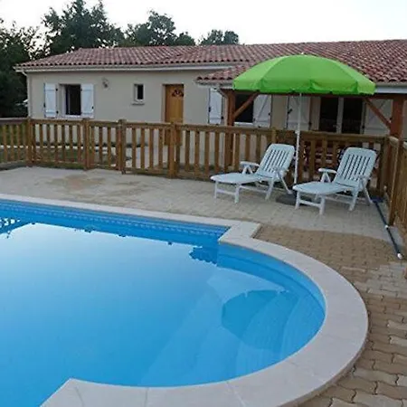 Holiday home Comfortable Ground Floor With Covered Terrace Brossac