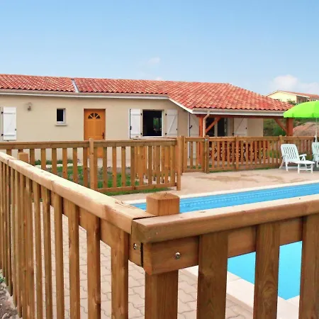 Holiday home Comfortable Ground Floor With Covered Terrace