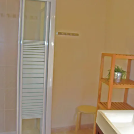 Comfortable Ground Floor With Covered Terrace