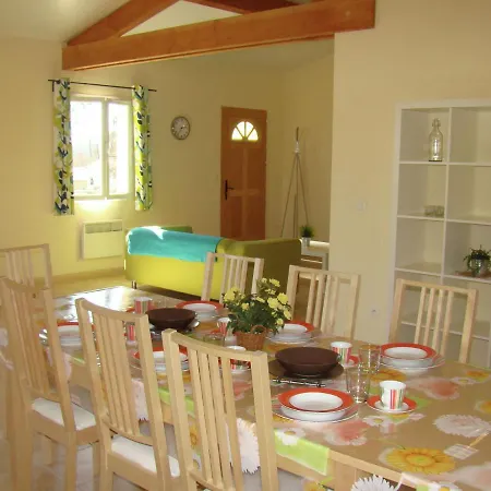 Holiday home Comfortable Ground Floor With Covered Terrace